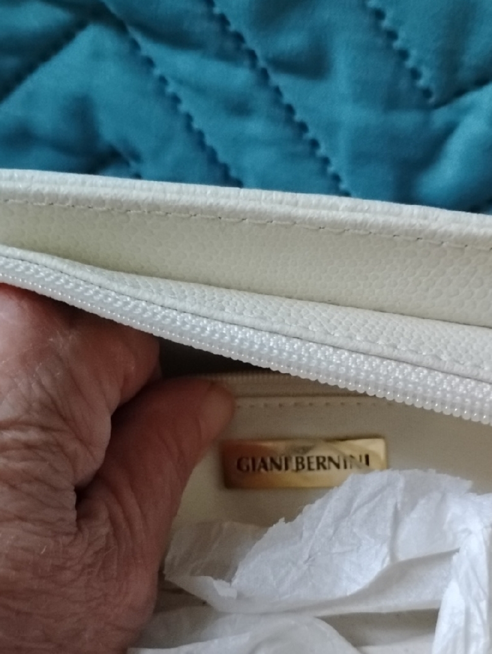 Giani Bernini Women's Crossbody Bag in Cream NWOT - Picture 2 of 10